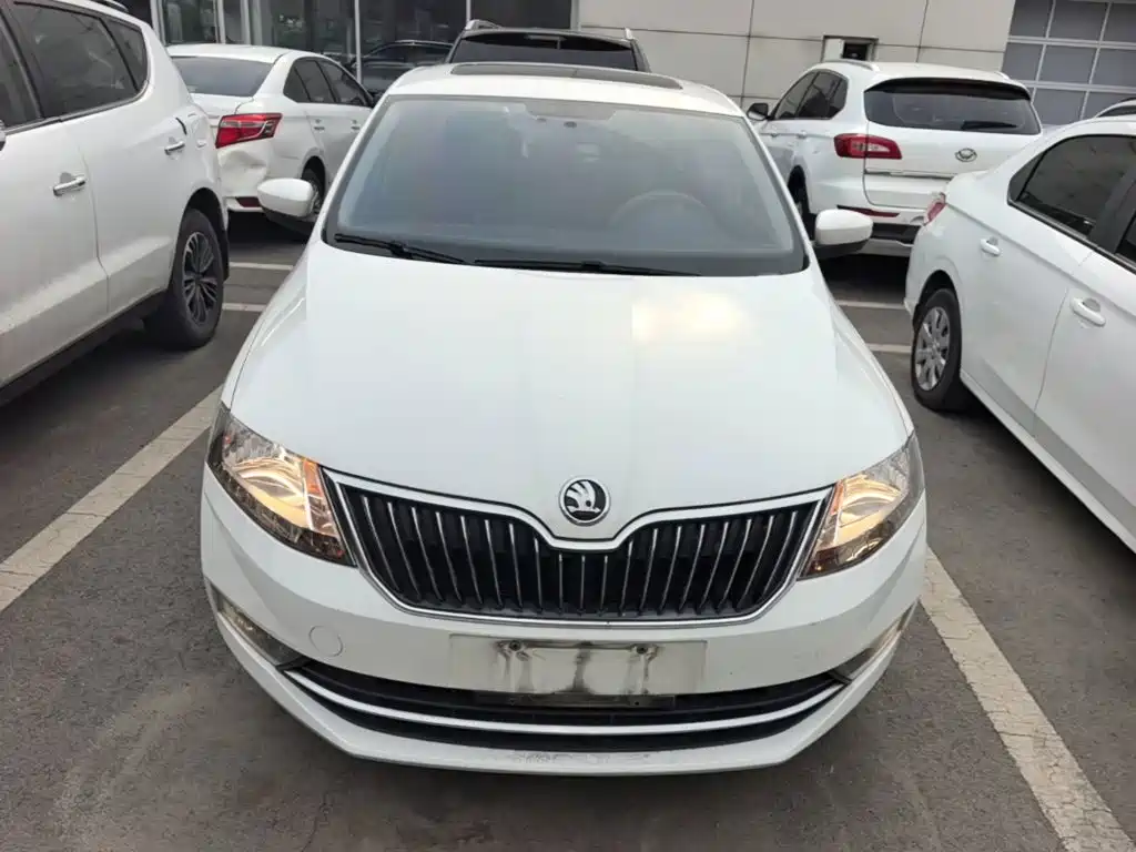 Skoda Rapid — фото 3