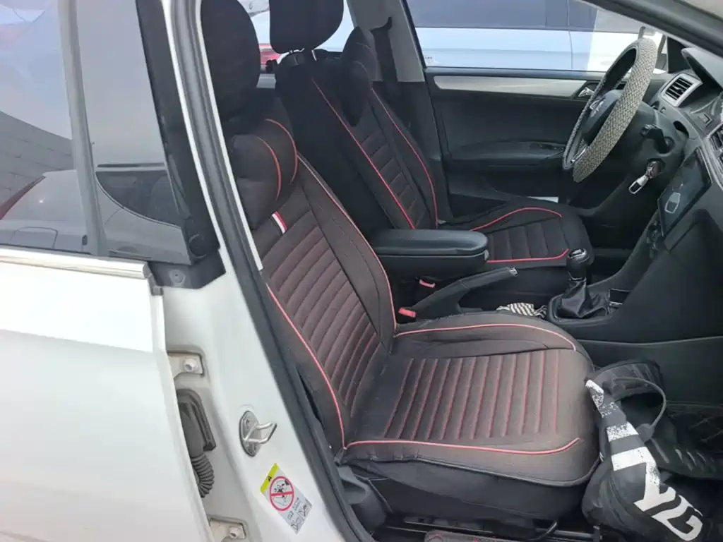 Skoda Rapid — фото 25