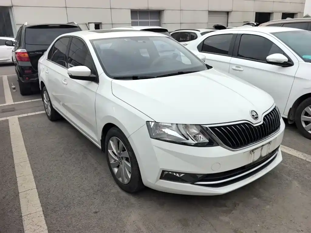 Skoda Rapid — фото 4