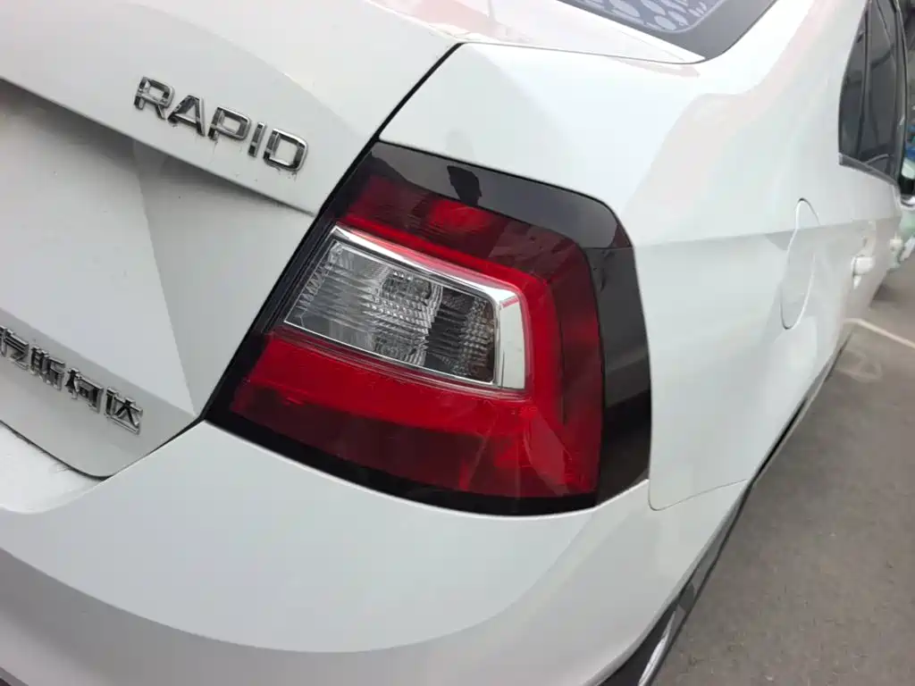 Skoda Rapid — фото 8