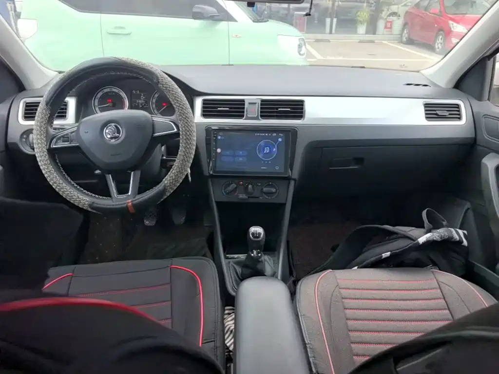 Skoda Rapid — фото 10