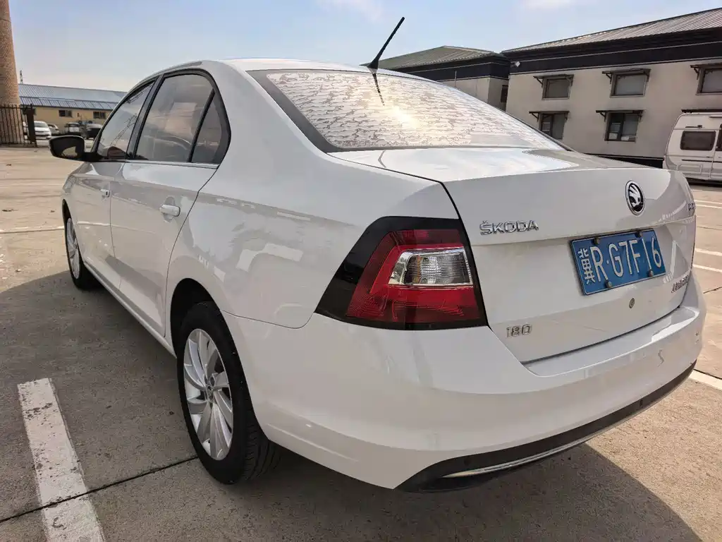 Skoda Rapid — фото 6
