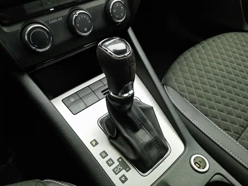 Skoda Octavia — фото 13