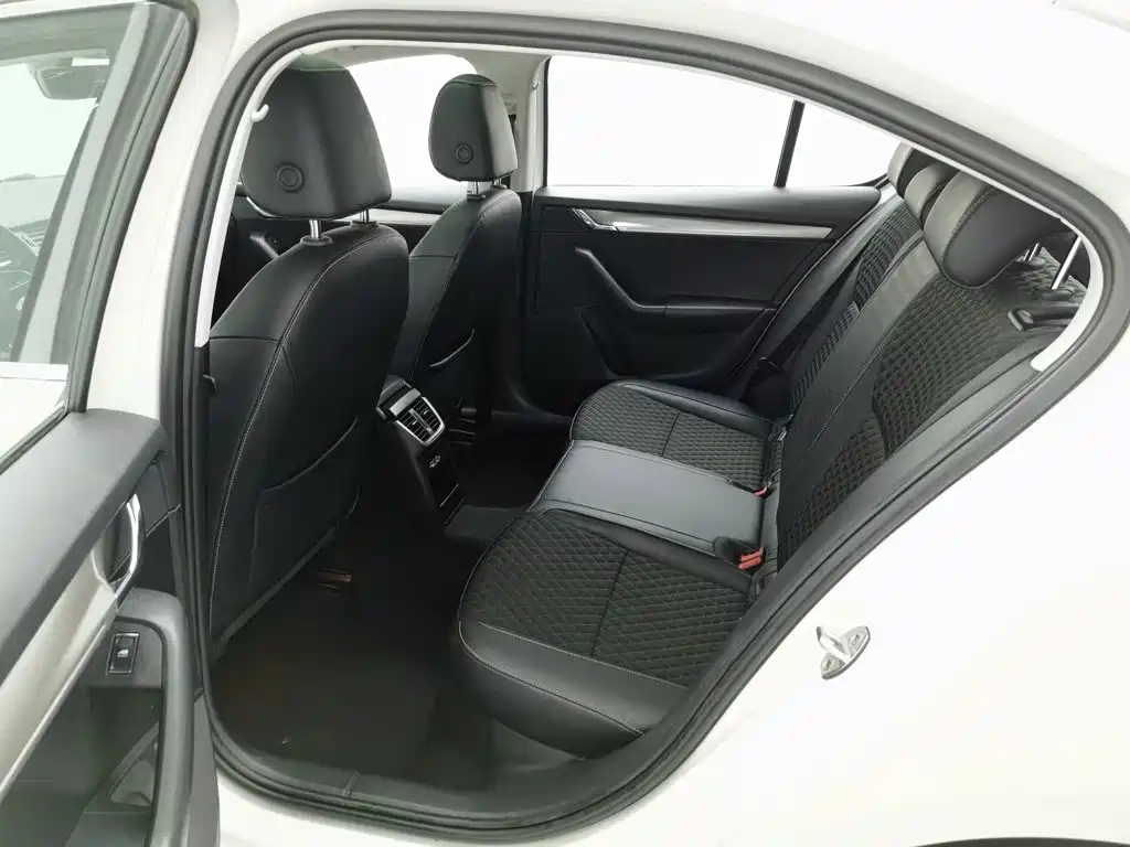 Skoda Octavia — фото 15