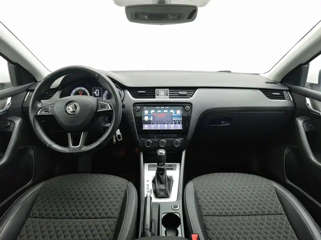 Skoda Octavia — фото 5