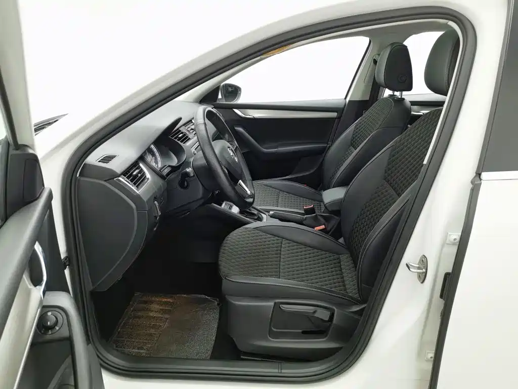 Skoda Octavia — фото 10