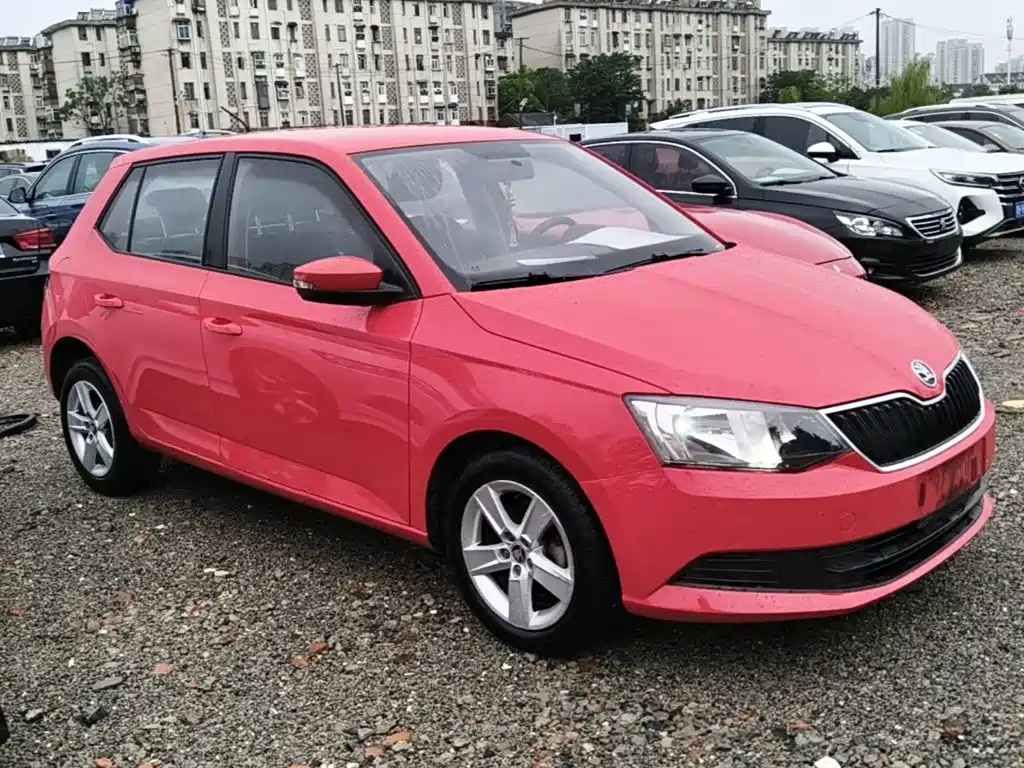 Skoda Fabia — фото 4