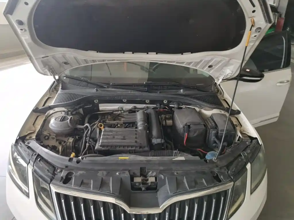 Skoda Octavia — фото 11