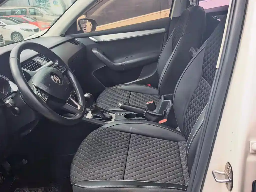 Skoda Octavia — фото 13