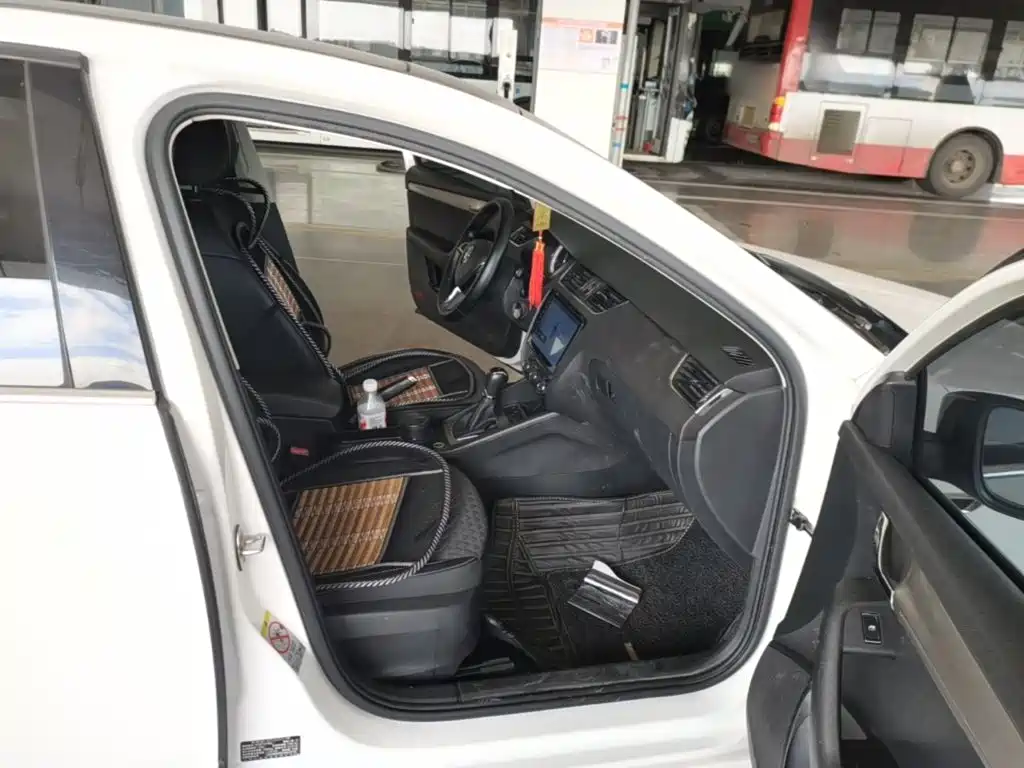 Skoda Octavia — фото 18