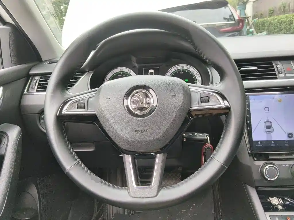 Skoda Octavia — фото 3