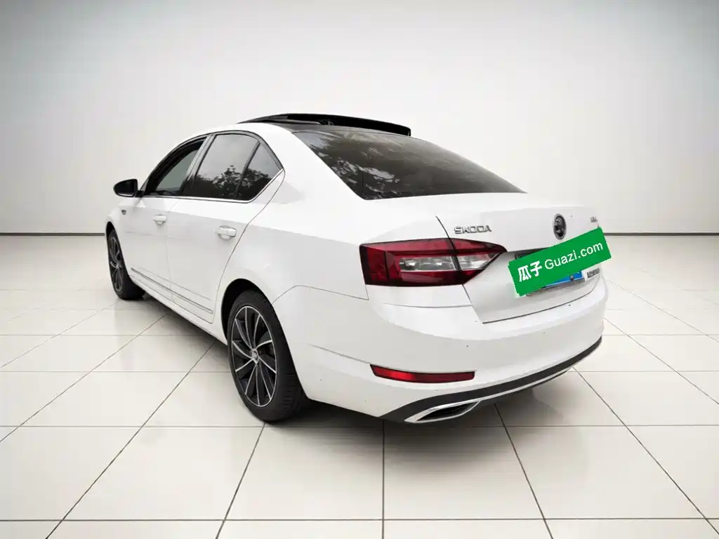 Skoda Octavia — фото 24