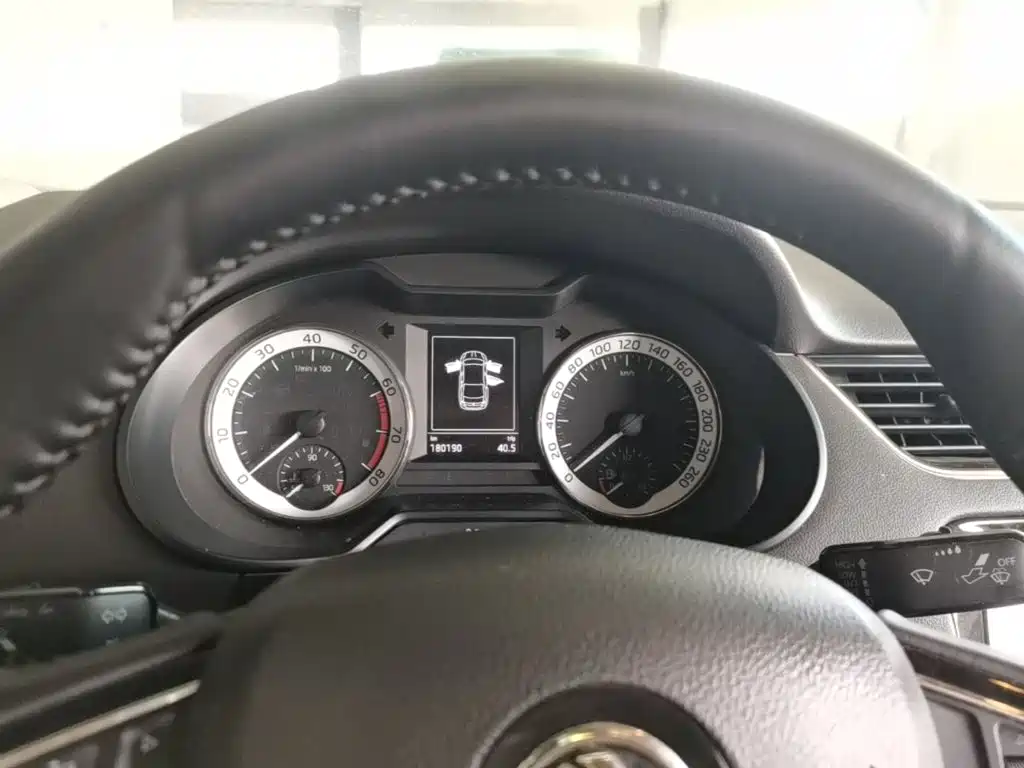 Skoda Octavia — фото 5