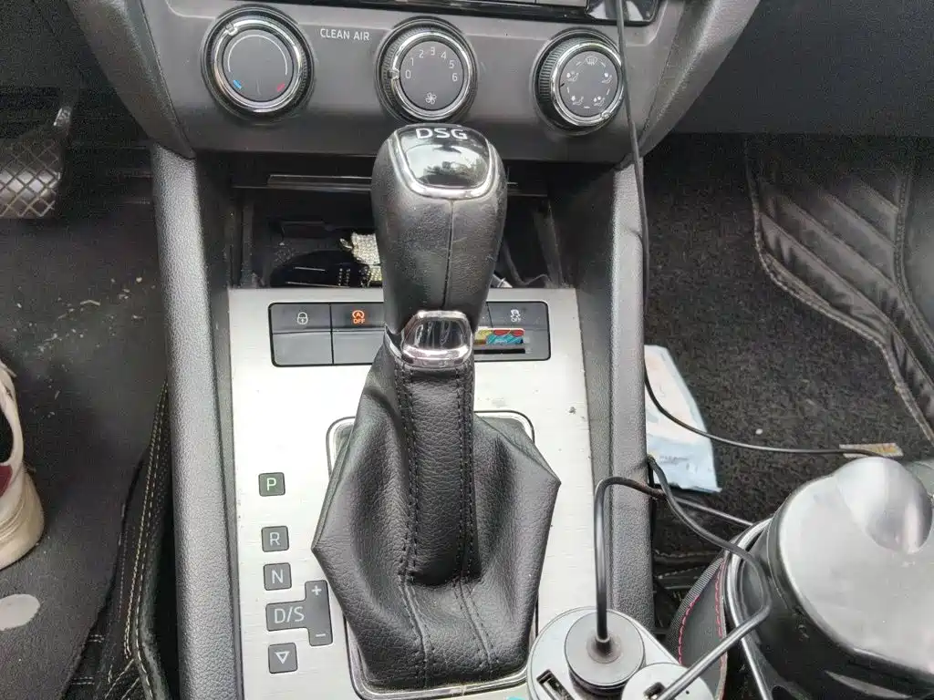 Skoda Octavia — фото 7