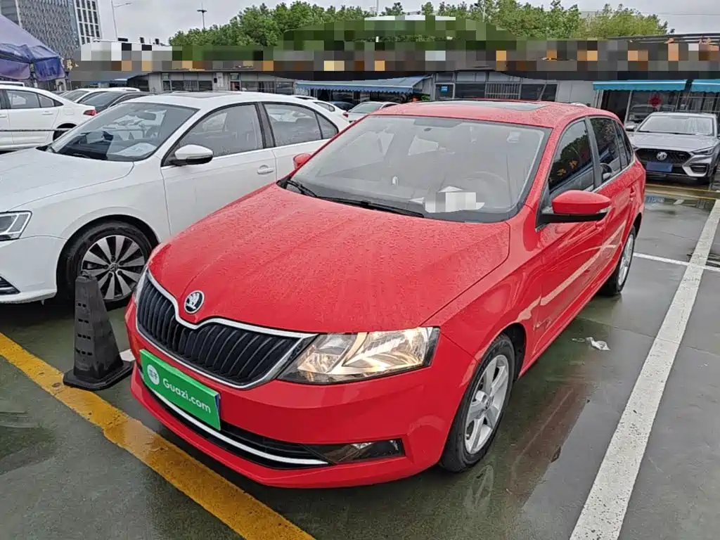 Skoda Rapid Spaceback — фото 2