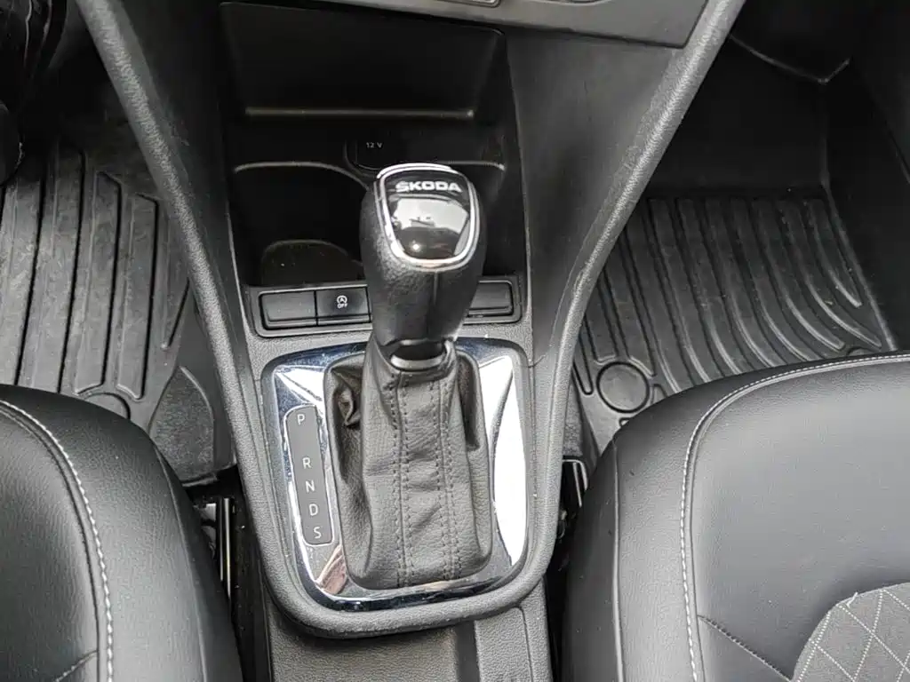 Skoda Rapid Spaceback — фото 14
