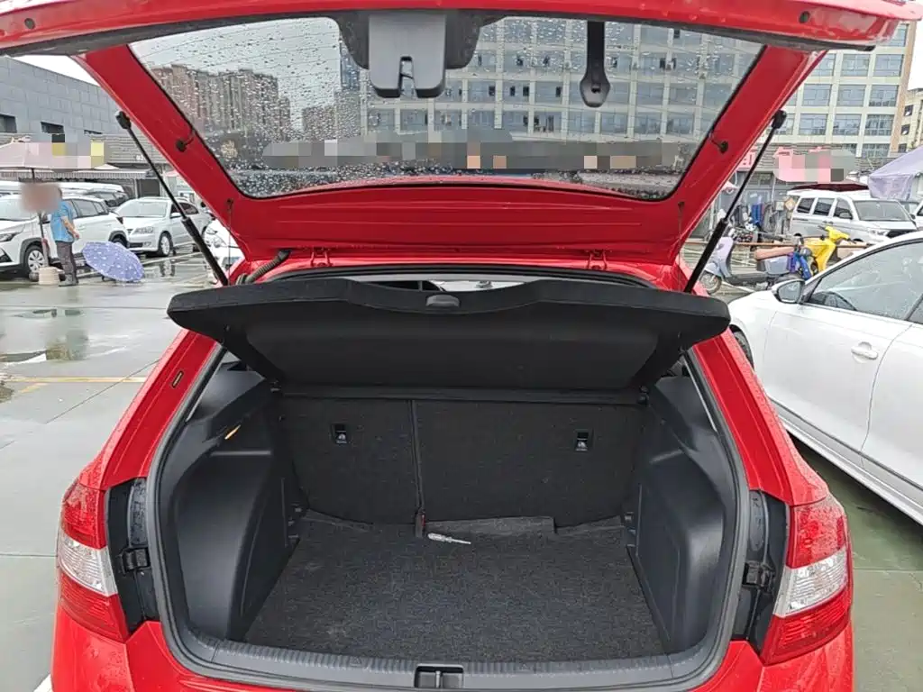 Skoda Rapid Spaceback — фото 19