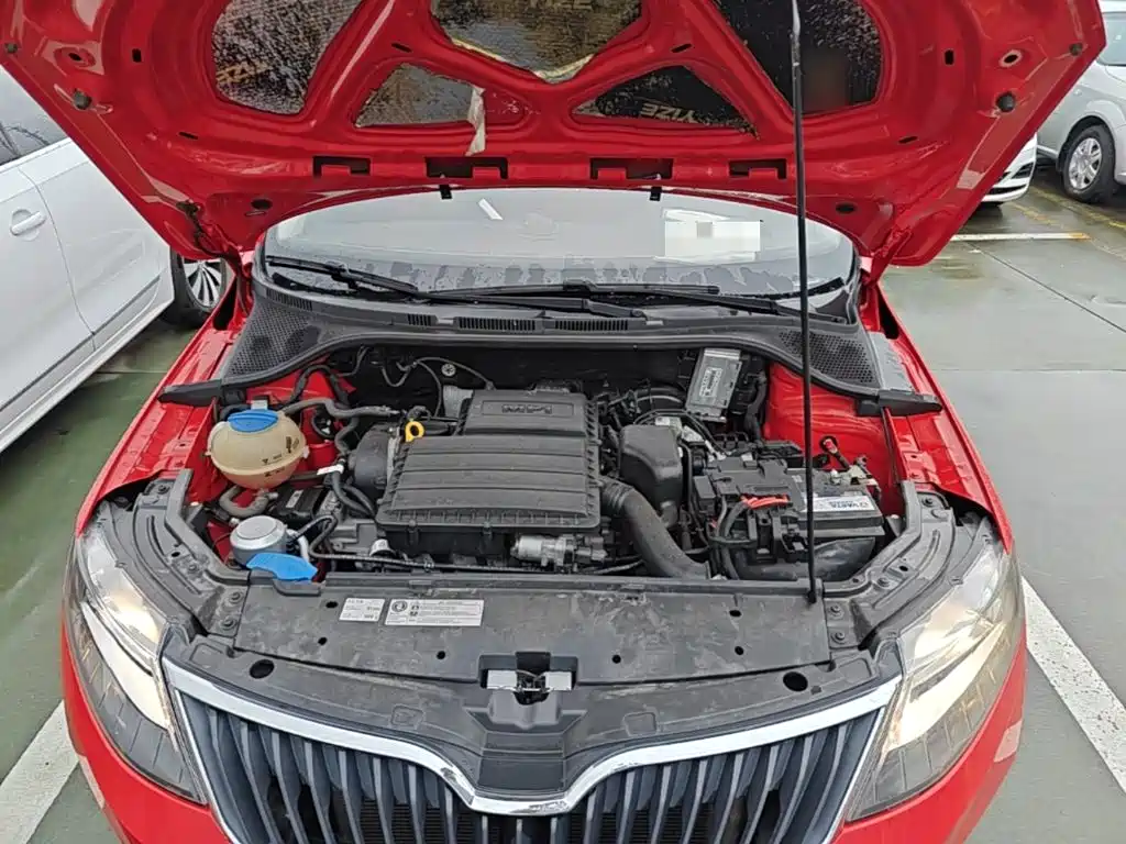 Skoda Rapid Spaceback — фото 20