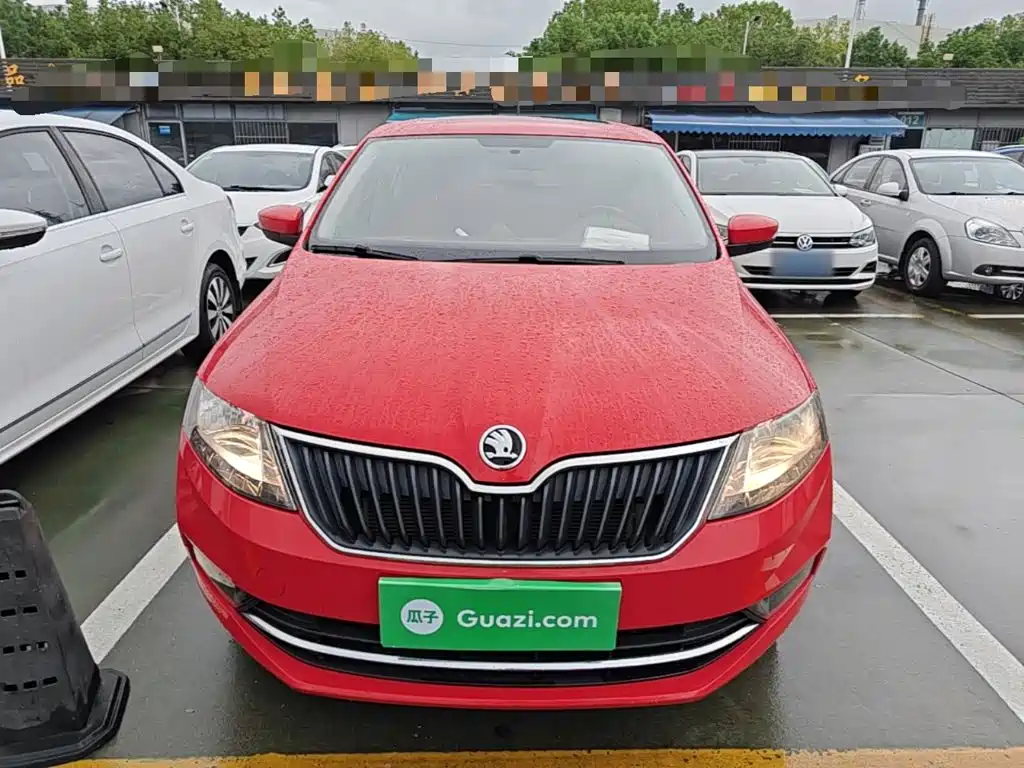Skoda Rapid Spaceback — фото 3