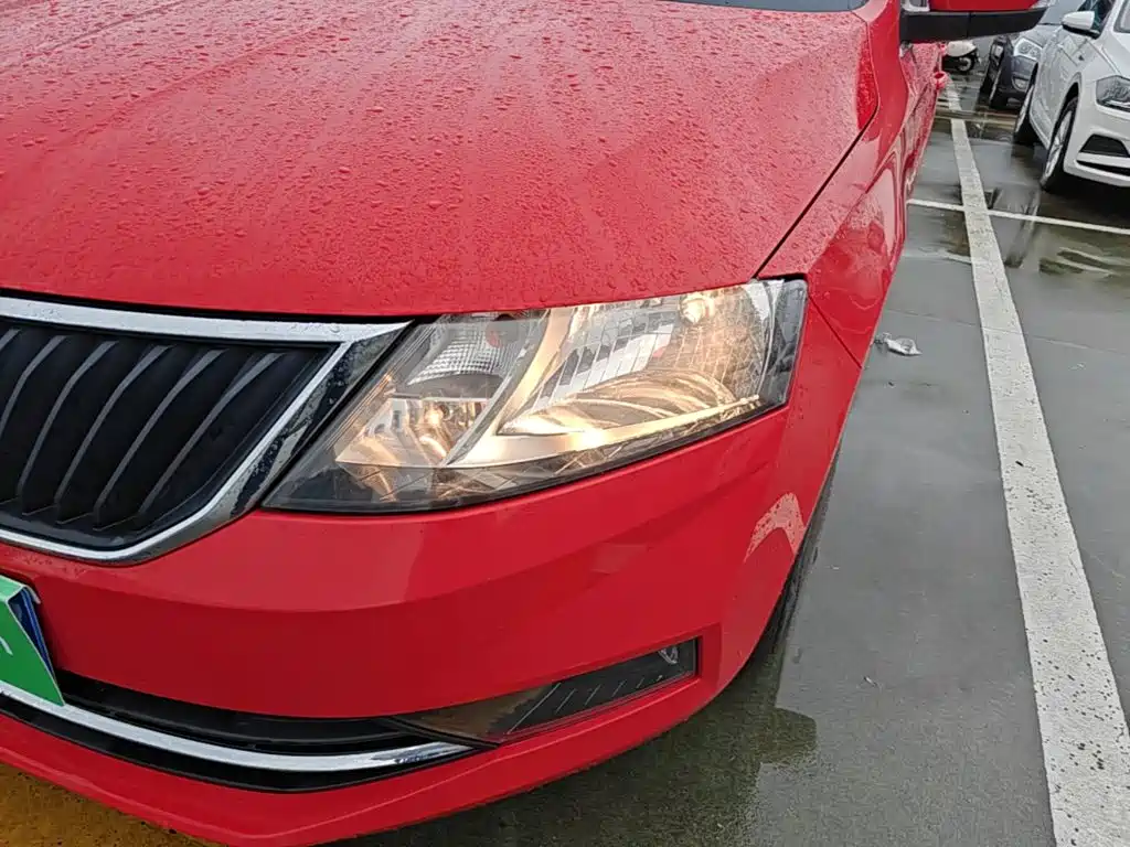 Skoda Rapid Spaceback — фото 24