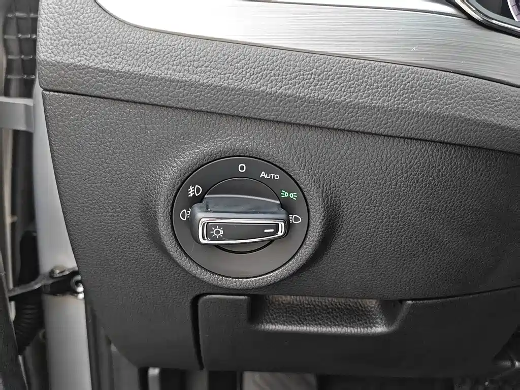 Skoda Superb — фото 11