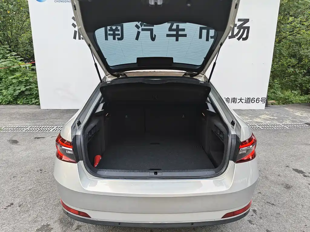 Skoda Superb — фото 25