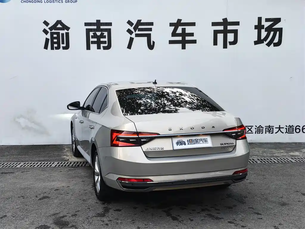 Skoda Superb — фото 28