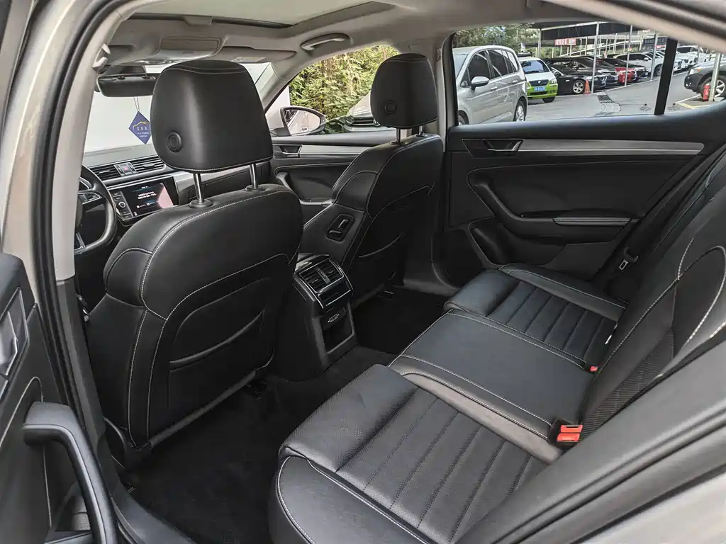 Skoda Superb — фото 5