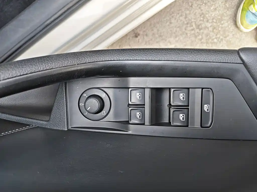 Skoda Superb — фото 10