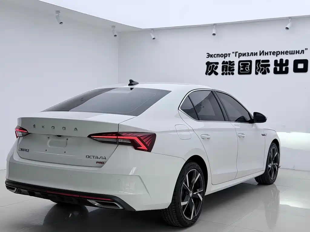 Skoda Octavia — фото 4