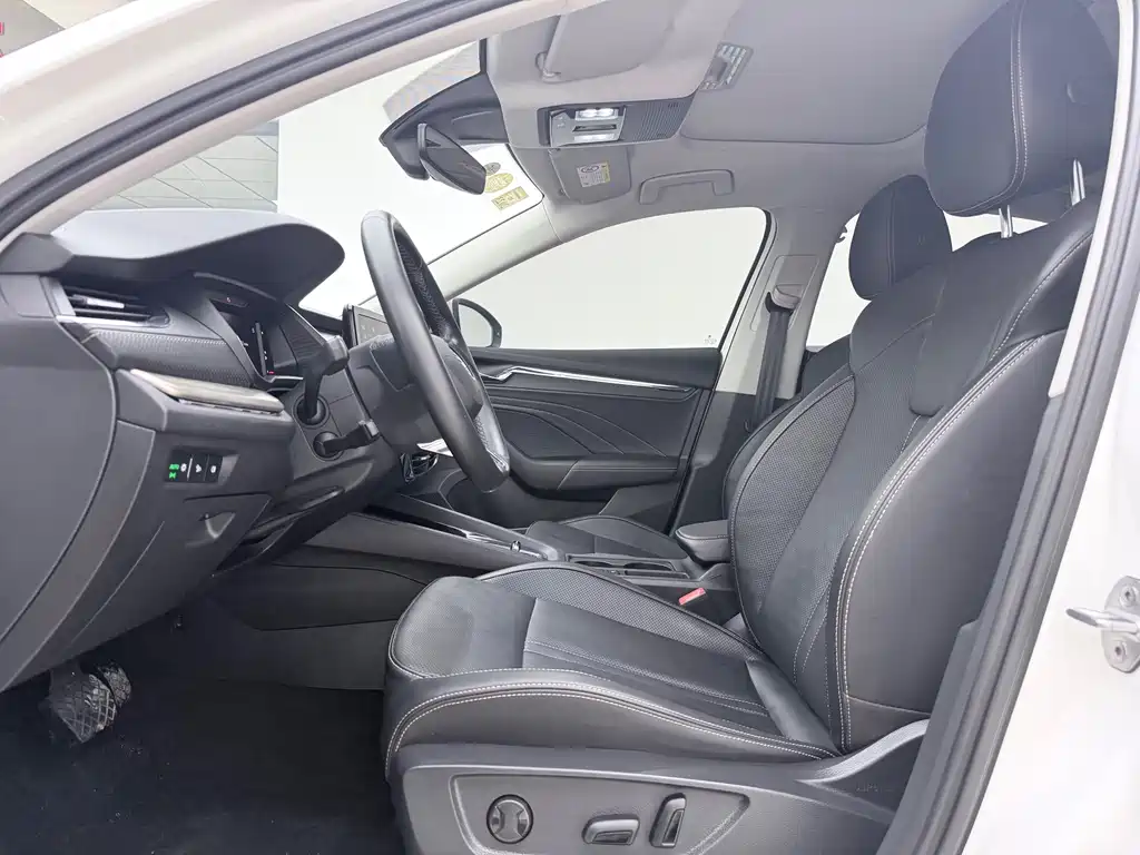 Skoda Octavia — фото 7
