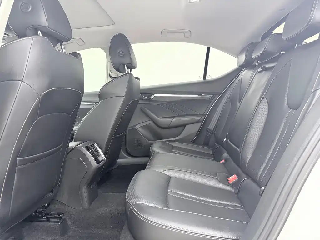 Skoda Octavia — фото 9