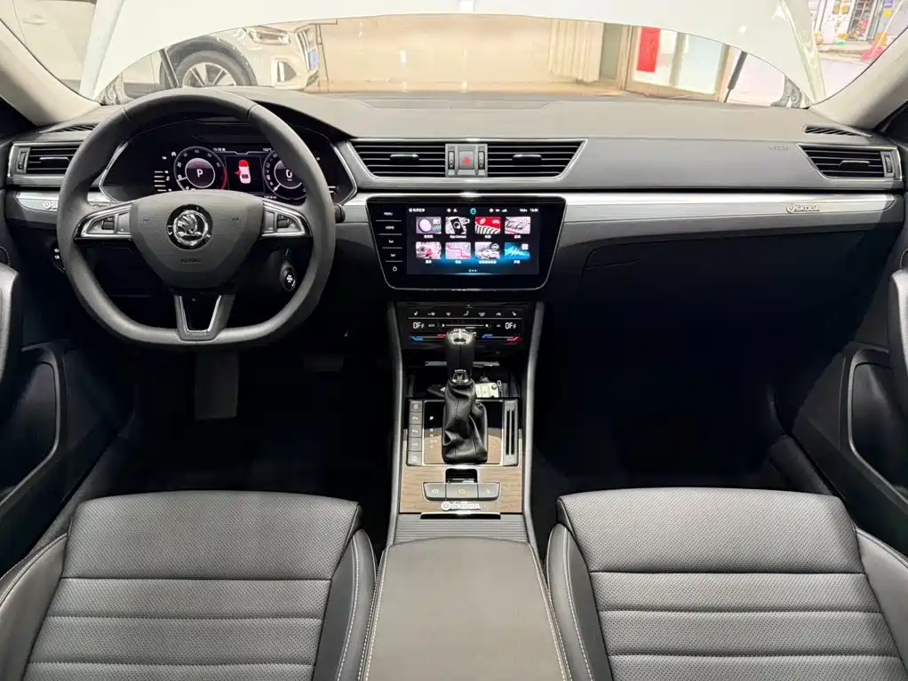 Skoda Superb — фото 20