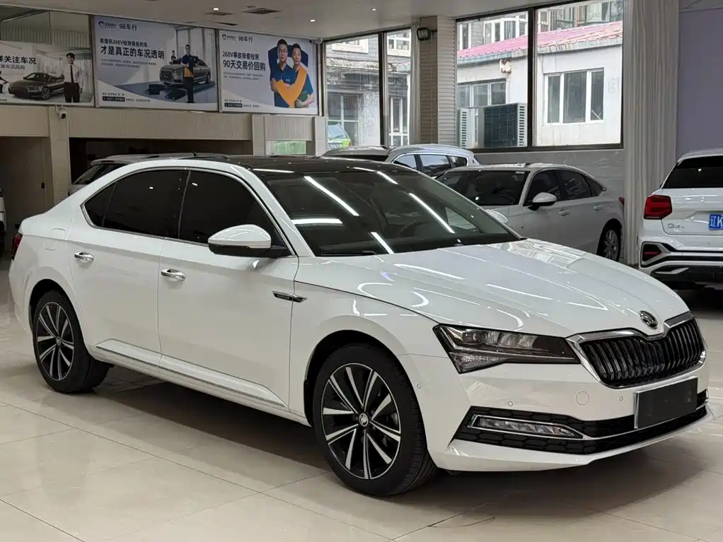Skoda Superb — фото 3