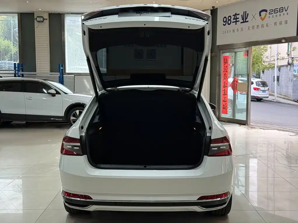 Skoda Superb — фото 24