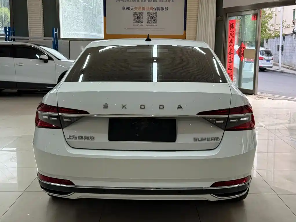 Skoda Superb — фото 5