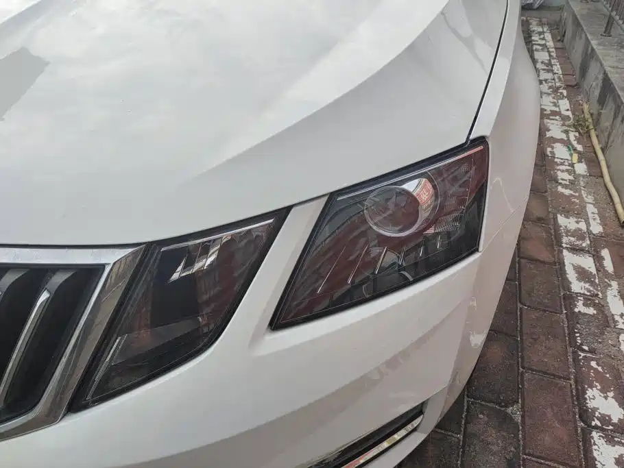 Skoda Octavia — фото 5
