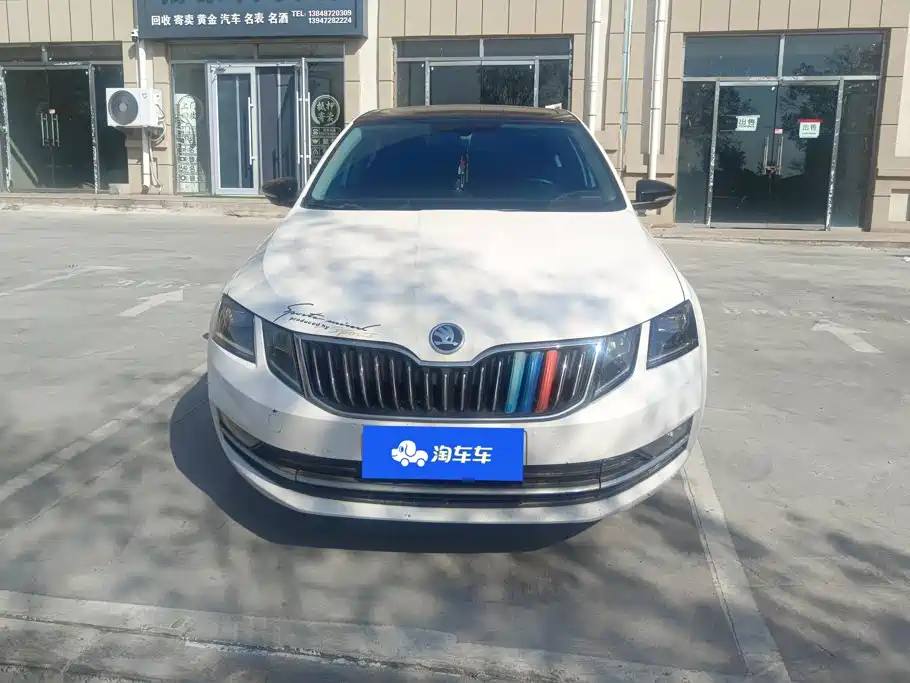Skoda Octavia — фото 2