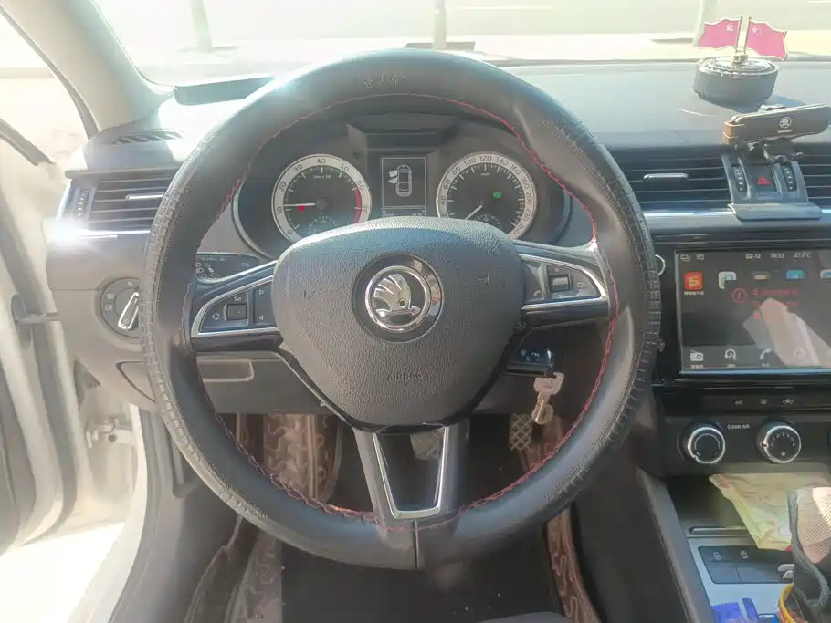 Skoda Octavia — фото 15