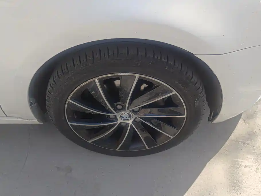 Skoda Octavia — фото 6