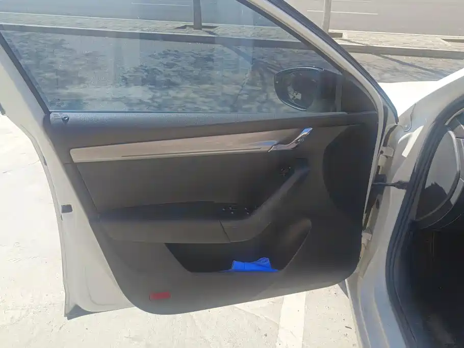 Skoda Octavia — фото 7