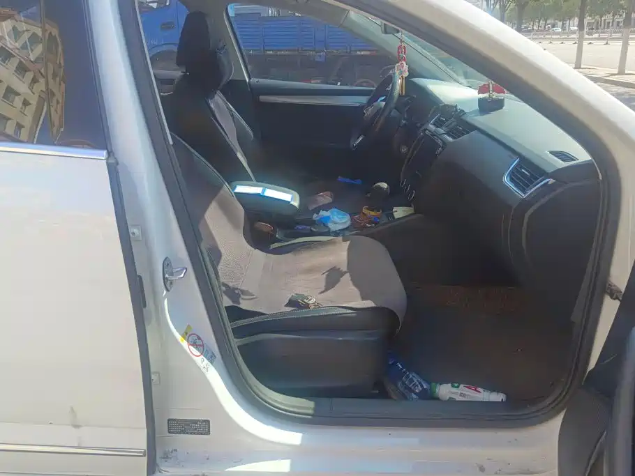 Skoda Octavia — фото 8