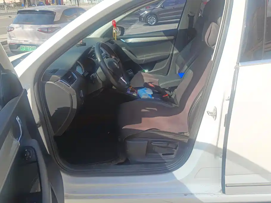 Skoda Octavia — фото 9