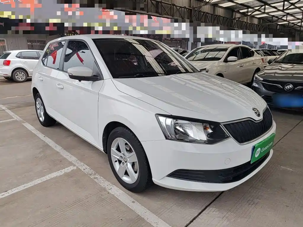 Skoda Fabia — фото 4