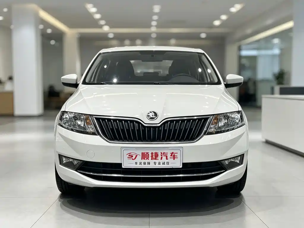 Skoda Rapid — фото 2