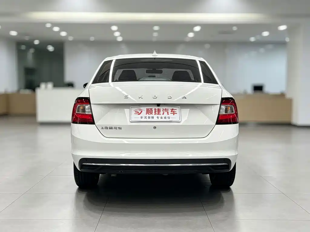 Skoda Rapid — фото 10