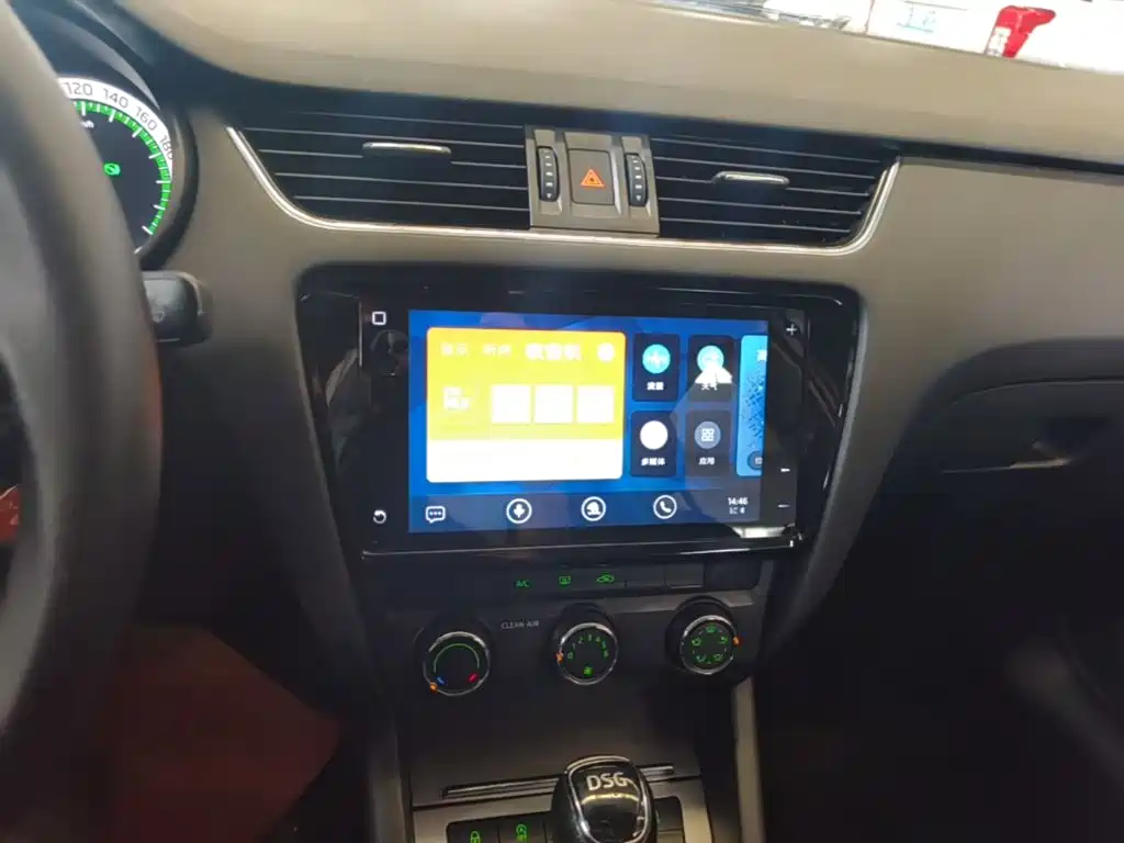 Skoda Octavia — фото 13