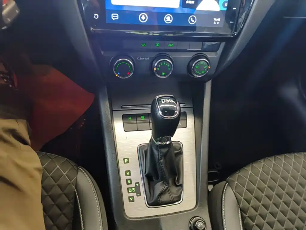 Skoda Octavia — фото 14