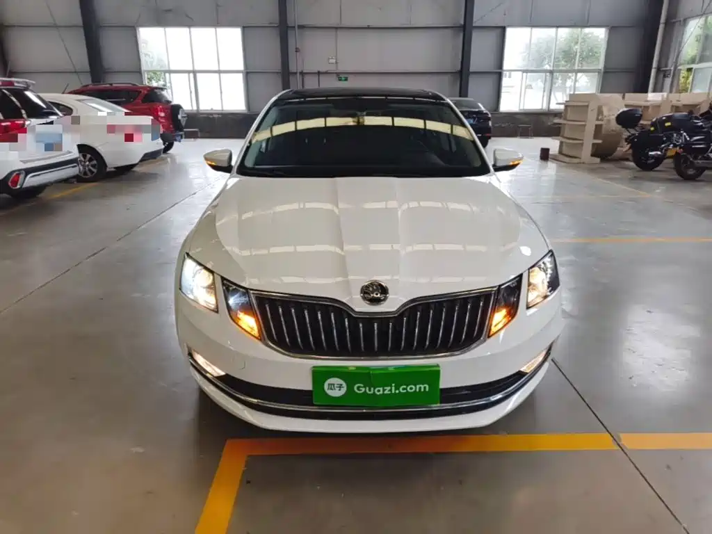 Skoda Octavia — фото 3