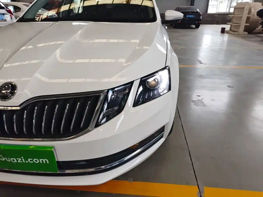 Skoda Octavia — фото 24
